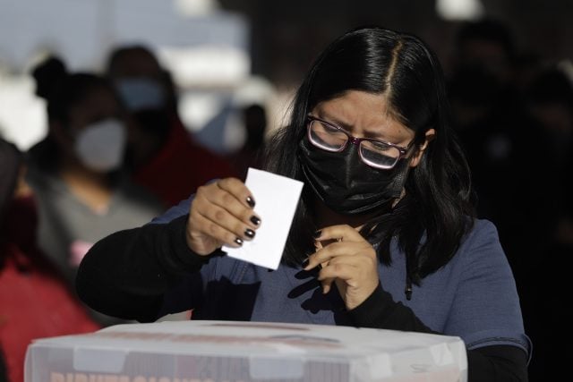 Retraso en votación enciende ánimos en la Romero Vargas