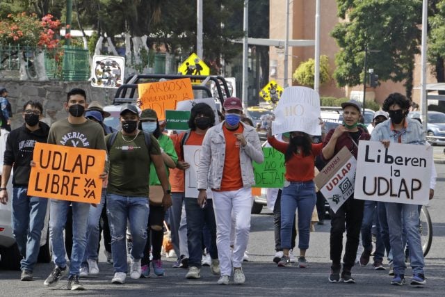 Urgen estudiantes UDLAP apertura del campus para prácticas