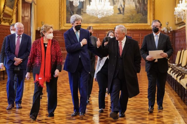 John Kerry en palacio nacional