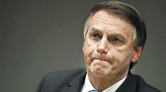 Abren investigación sobre supuestos vínculos de Bolsonaro con milicias digitales