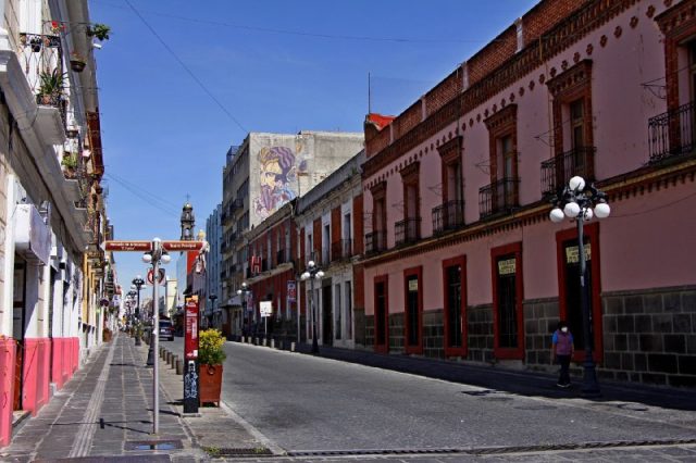 Comuna va contra franeleros del Centro de la capital poblana