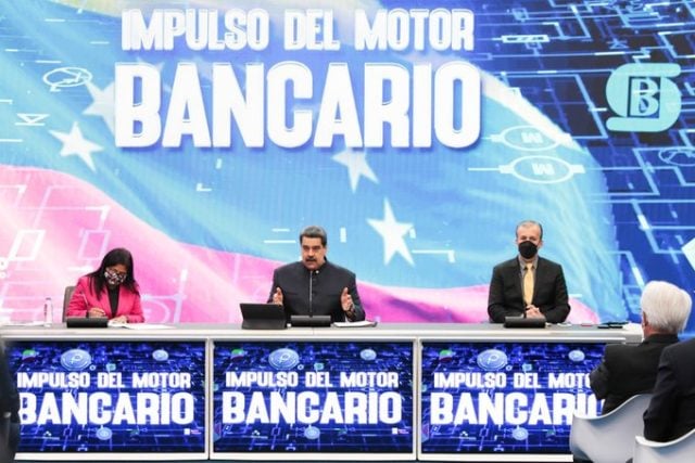 «Buenas noticias»: Maduro reduce el encaje bancario a 73 % en busca de expansión crediticia