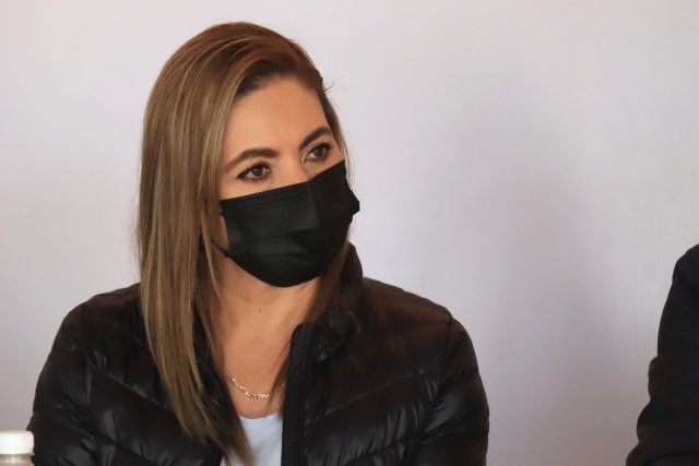 IEE libra queja de Paola Angón al supuestamente no atender violencia de género