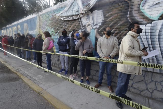 Resguardan policías inicio de votación en San Felipe Hueyotlipan