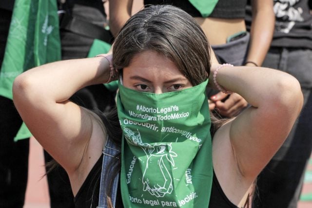 Promueven feministas amparos contra de la penalización del aborto en Puebla