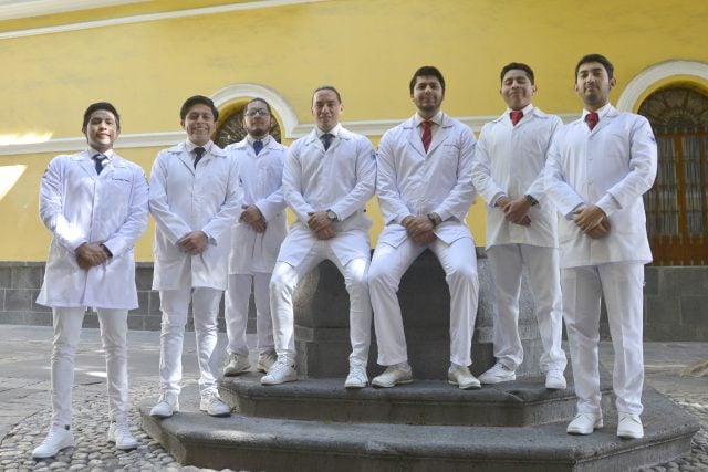 Alumnos de medicina