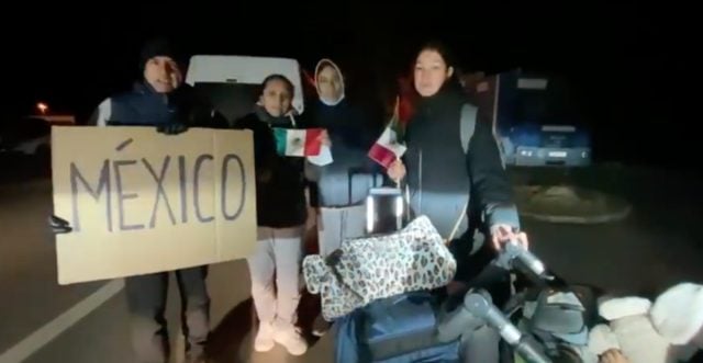 Noventa mexicanos esperan salir de Kiev; repatriados llegan a Rumania