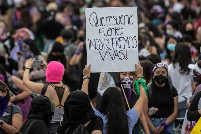 Mujeres toman las calles de la CDMX para exigir un alto a la violencia en su contra