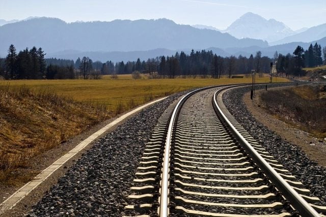 Desarrollan un «tren infinito» que será impulsado por la gravedad y no contaminará