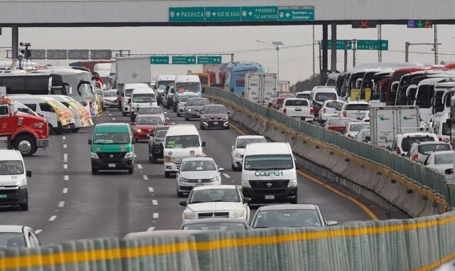 Liberan transportistas vialidades tras 10 horas de bloqueos masivos en el país