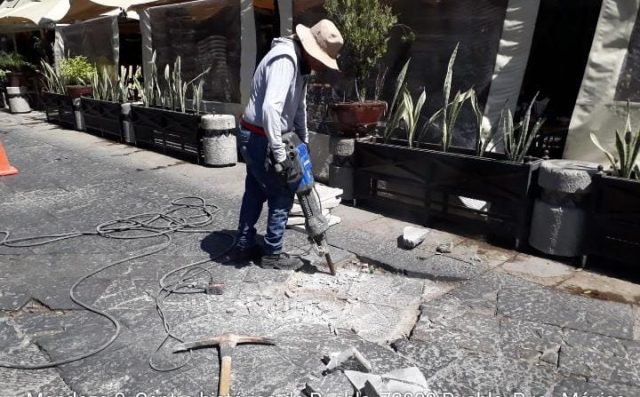 Previo a procesión, rehabilitan calles del Centro Histórico