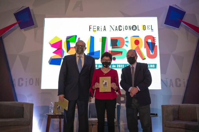 Presenta en Fenali libro sobre la influenza de 1918 en la Angelópolis