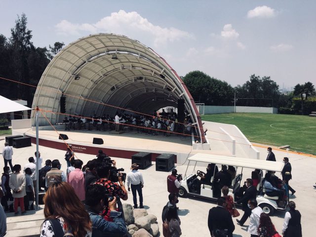 De toboganes, sonrisas y venados, viste para su reapertura Casa Puebla