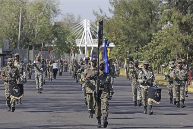 Lotería Nacional y desfile cívico solemnizan la Batalla de Puebla