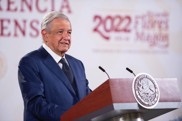 Afirma AMLO que “diputados traicionaron a México” al no aprobar la Reforma Eléctrica