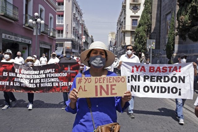 Promocionan voto a favor de oposición en marcha por autonomía del INE