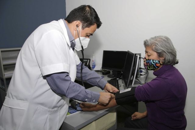 Reconoce Salud necesidad de contratar a médicos especialistas en Puebla