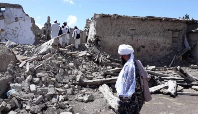 Número de muertos por terremoto en Afganistán sube a mil 500