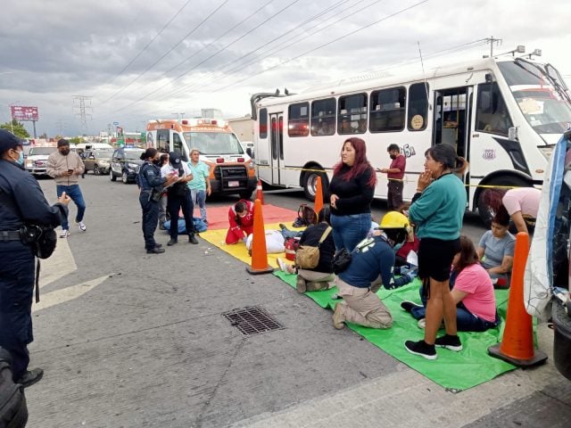 Detienen a chofer de la 45A en estado de ebriedad; choca y deja 9 heridos