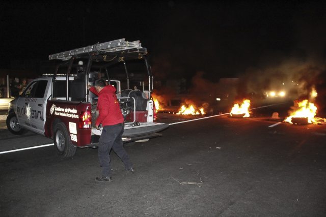 Gobierno de Puebla no permitirá la incitación de grupos criminales en cierre de carreteras