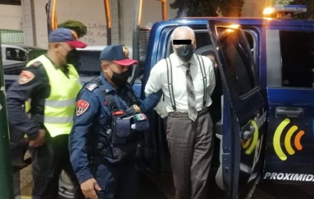 Hombre mata a balazos a su esposa en restaurante de CDMX