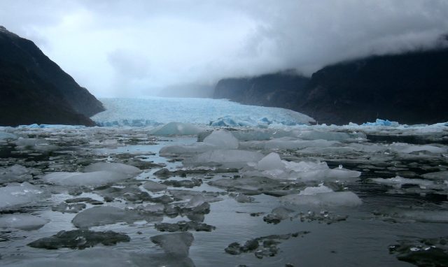 ¡Avanza la salida de salmoneras de áreas protegidas!: Gobierno logra acuerdo para su retiro de Parque Nacional Laguna San Rafael