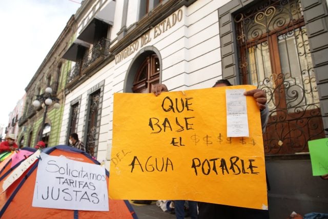 Amparos y protestas, previo a la votación del aumento del agua