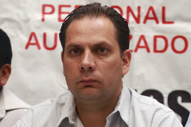 Declina Alejandro Carvajal participar en proceso de renovación Morena en Puebla