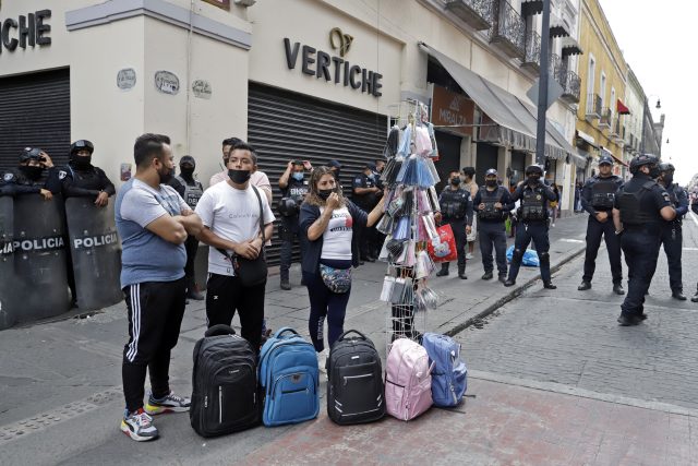 Advierte Ayuntamiento presencia policiaca y decomiso a vendedores ambulantes del Centro