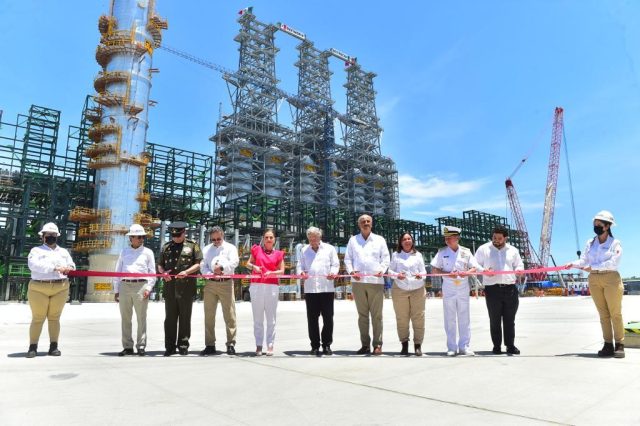 ¡Cortan el listón e inauguran refinería Dos Bocas!