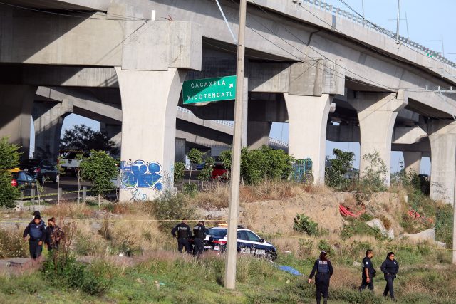 Hallan embolsado en la México-Puebla, presenta huellas de tortura