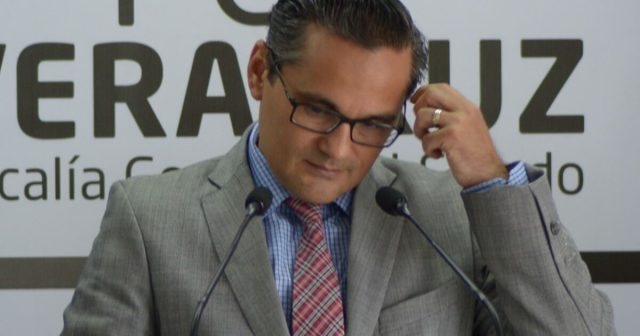 Detienen al exfiscal de Veracruz, Jorge Winckler Ortíz