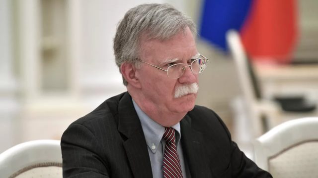 Jorge Rodríguez tilda de «psicópata» a John Bolton tras admitir su papel en fallido golpe