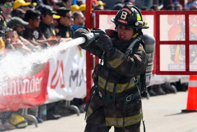 Qué hay detrás de la polémica en torno al abuso sexual en Bomberos de Chile