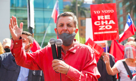 Bancadas PC, FRVS y AH ingresan denuncia contra Gonzalo de la Carrera. Solicitan detención inmediata