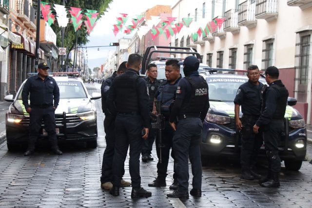 Nuevamente riñen ambulantes y personal de Segom en Centro Histórico