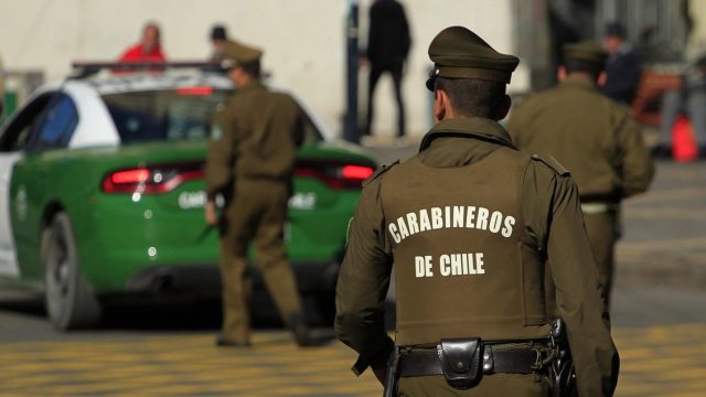 ¡Corre Forest, corre! Carabineros se enfrenta a tiros con ladrones luego de que niño fuera corriendo a denunciar robo