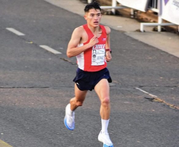 Joven atleta mapuche lafkenche logra histórica hazaña para Chile en maratón de Buenos Aires