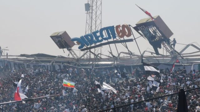 ¡Último minuto!: Hinchas colocolinos hacen colapsar estructura del Monumental durante «arengazo»