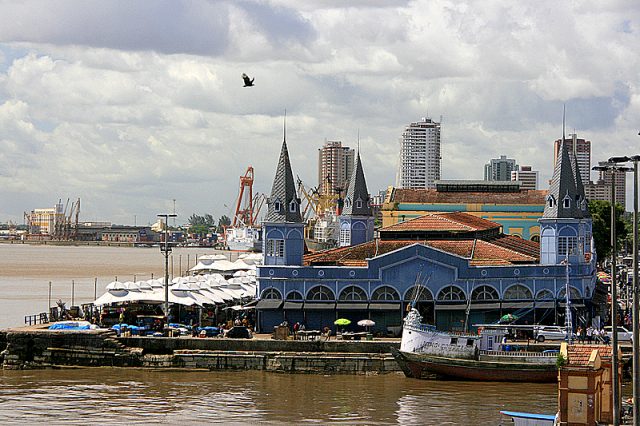 Mueren 14 personas en hundimiento de barco en Brasil