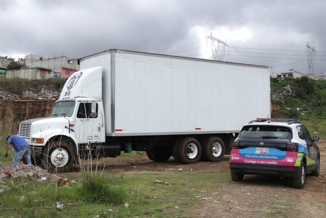 Detienen a ocho por robo de dos tractocamiones