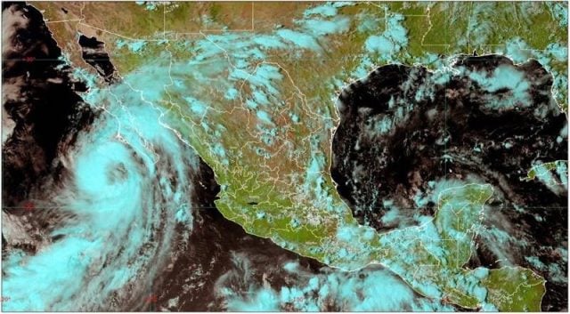 Tormenta tropical Carlotta provoca lluvias intensas en México