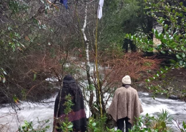 Corte Suprema confirma anulación de permiso ambiental a empresa que pretendía expandir piscicultura salmonera en Villarrica  