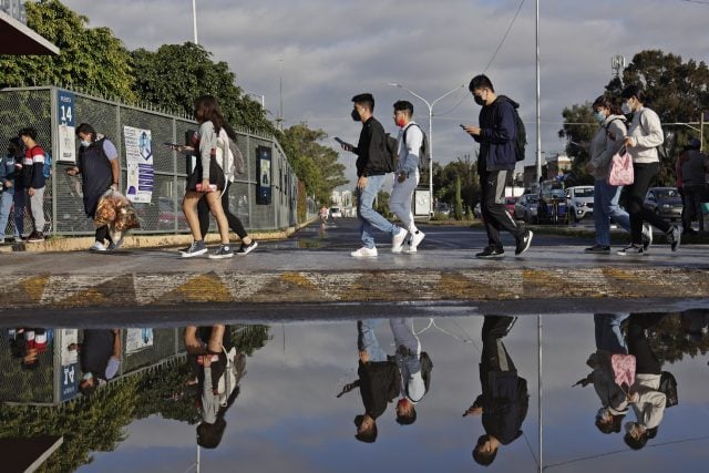 Por seguridad, BUAP impide acceso a repartidores de comida