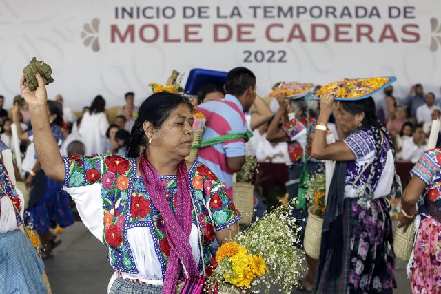 Gobierno estatal busca denominación de origen del «mole de caderas»