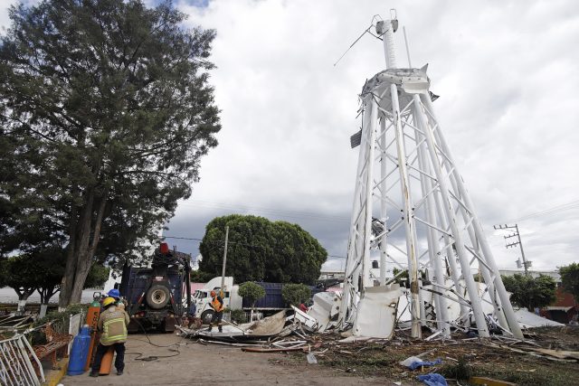 Detienen a director de Obras de Texmelucan por caída de tanque