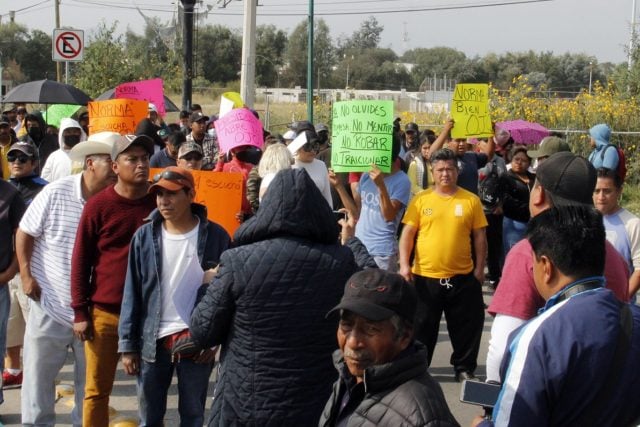 Tianguistas protestan de Texmelucan contra Norma Layón