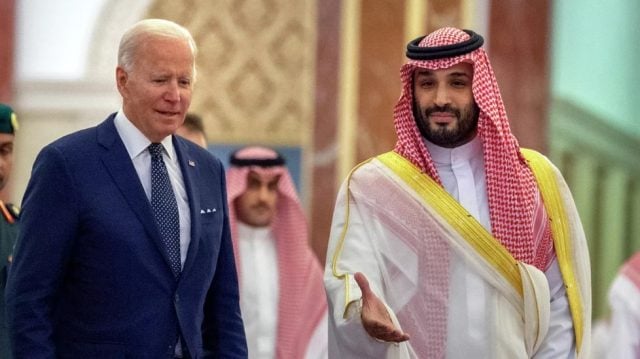 Develan que el príncipe heredero saudí se burla de la lucidez mental de Joe Biden