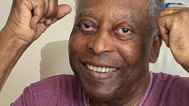 Hospitalizan a Pelé en Sao Paulo Brasil