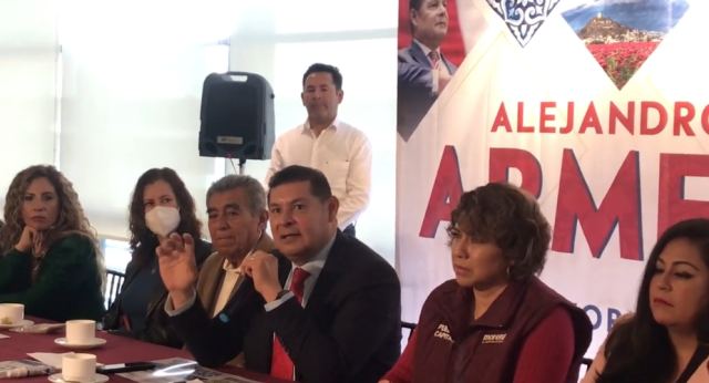 Alejandro Armenta hace oficial su aspiración a gobernador de Puebla en 2024